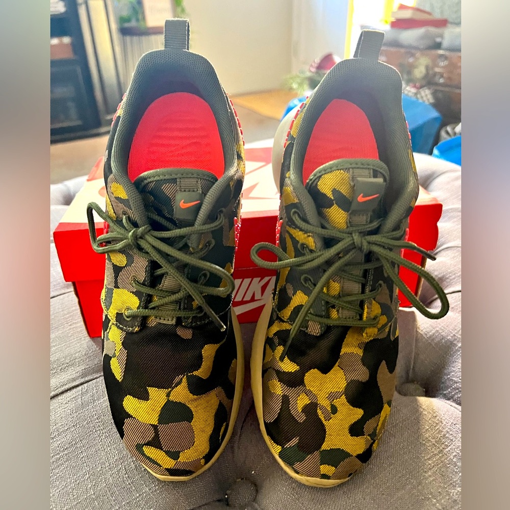 Nike Roshe Prem Plus